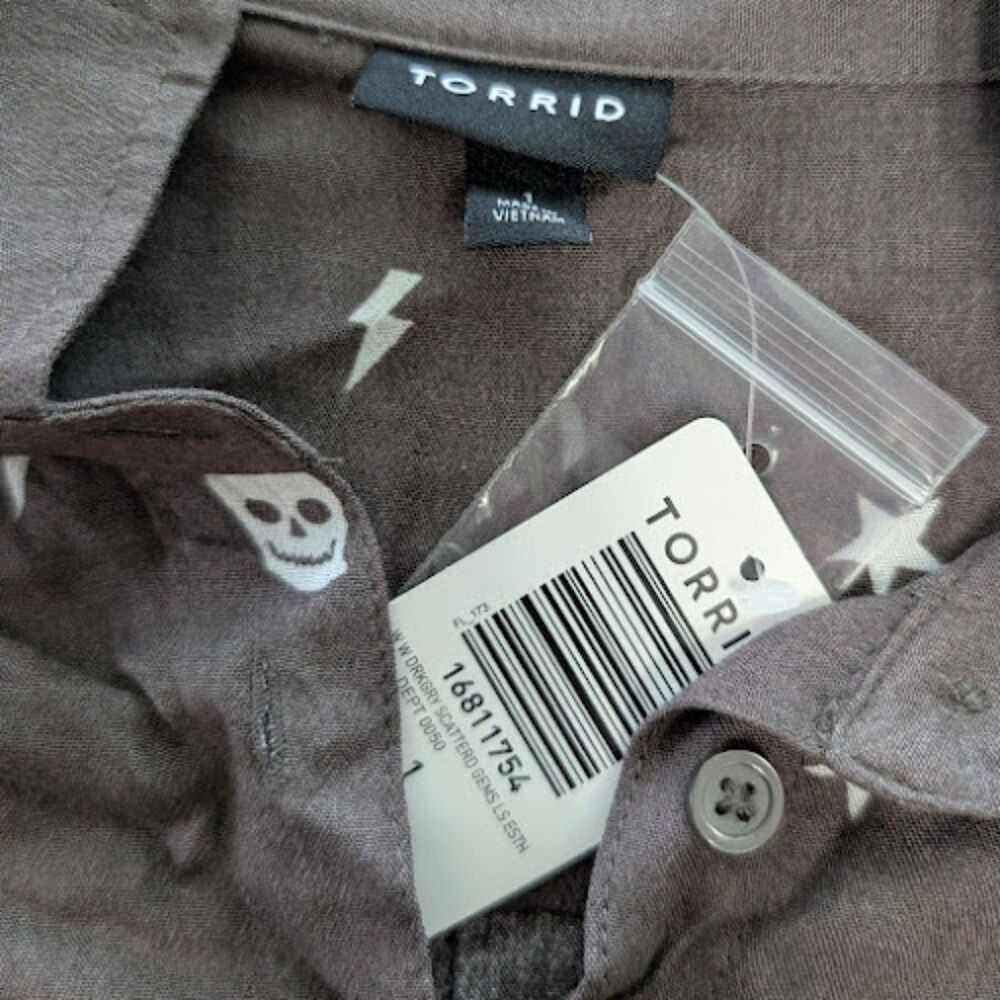 NWT Torrid 1X Skull Dark Grey Lizzie Rayon Crepe Button-Up Long Sleeve Shirt - Picture 6 of 7